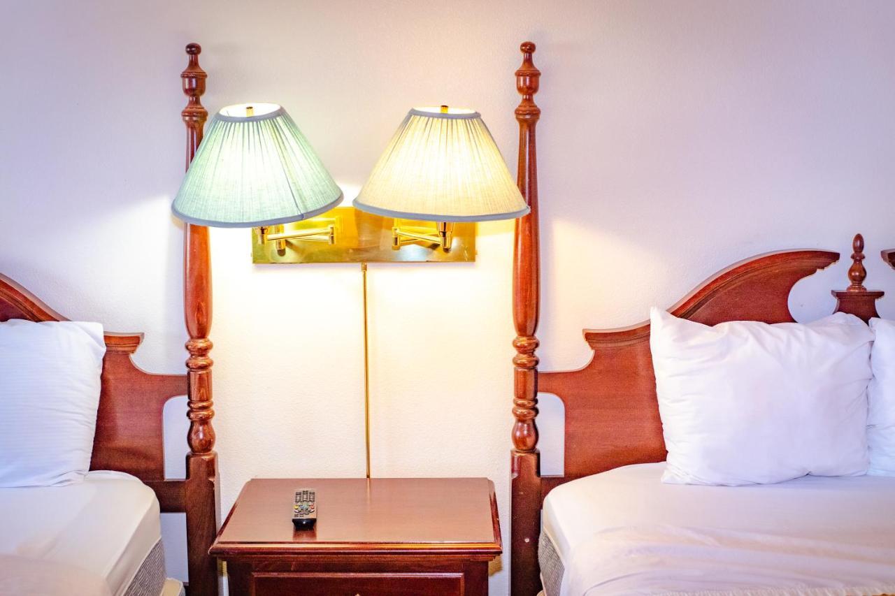 Cozy House Inn & Suites By Marifah Williamsburg Extérieur photo